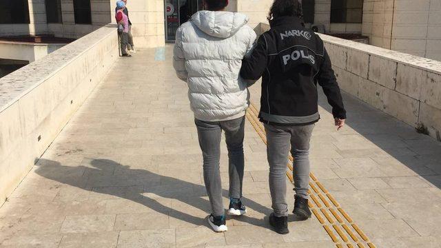 Uyuşturucu sattığı iddiasıyla bir kişi tutuklandı