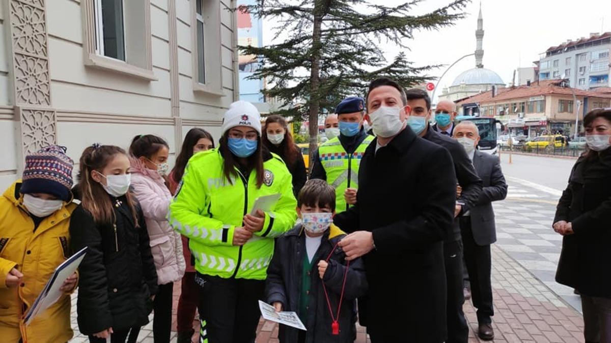 Sungurlu&rsquo;da &rsquo;yaya g&uuml;venliğinin bek&ccedil;isiyiz&rsquo; etkinliği
