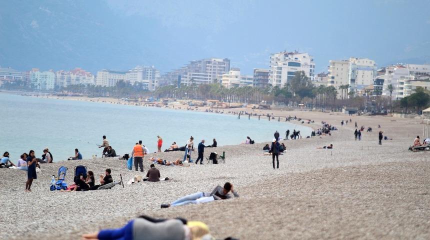 Antalya İl Umumi Hıfzıssıhha Kurulu&rsquo;ndan Korona vir&uuml;s tedbirlerine &rsquo;kırmızı&rsquo; g&uuml;ncelleme