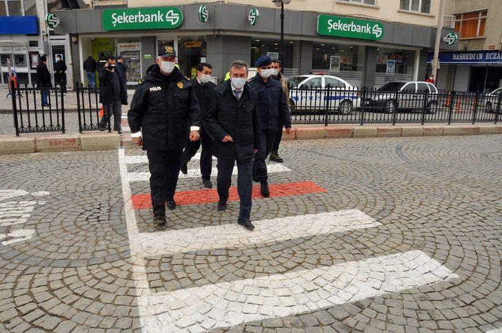 Akşehir’de yaya geçitlerine kırmızı şerit çekildi G1