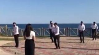 Antalyalı gençten 'Efeler' gibi evlilik teklifi!