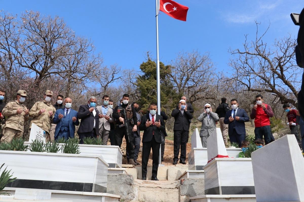 Siirt&rsquo;te Ekmek&ccedil;iler k&ouml;y&uuml; şehitleri unutulmadı