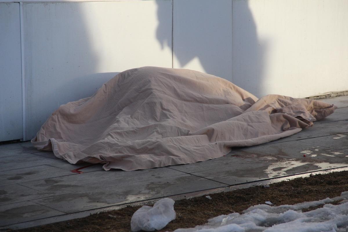 Erzurum&rsquo;da 6. kattan d&uuml;şen yaşlı kadın hayatını kaybetti