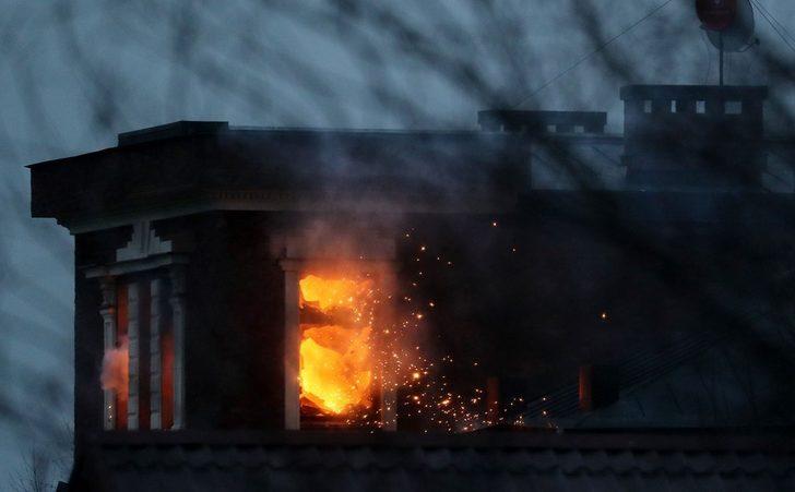 Rusya'da gözaltına alınmak istenen şahıs evini ateşe verdi
