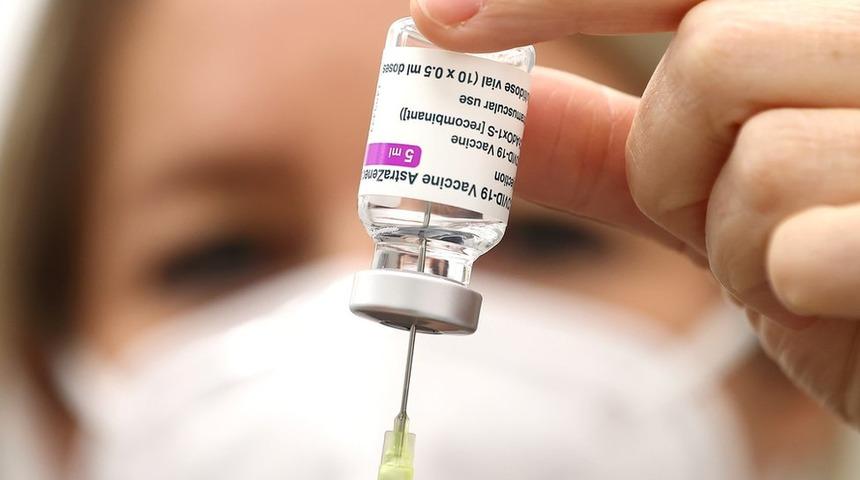 Covid aşısı: Almanya 60 yaş altı i&ccedil;in AstraZeneca'nın kullanımını kısıtlıyor