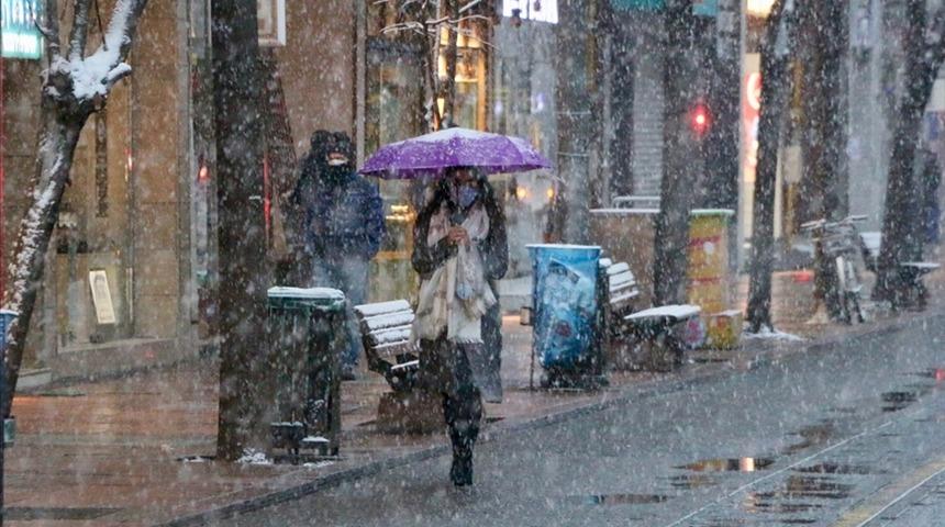Meteoroloji'den uyarı geldi! İstanbul’da karla karışık yağmur görülüyor (3 Mart hava durumu)