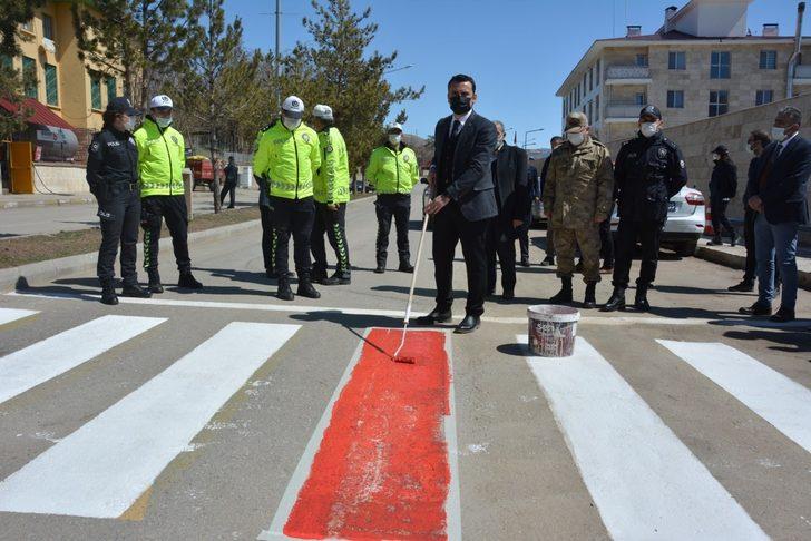 Tercan’da yaya geçitlerine ’kırmızı çizgi’ uygulaması G2