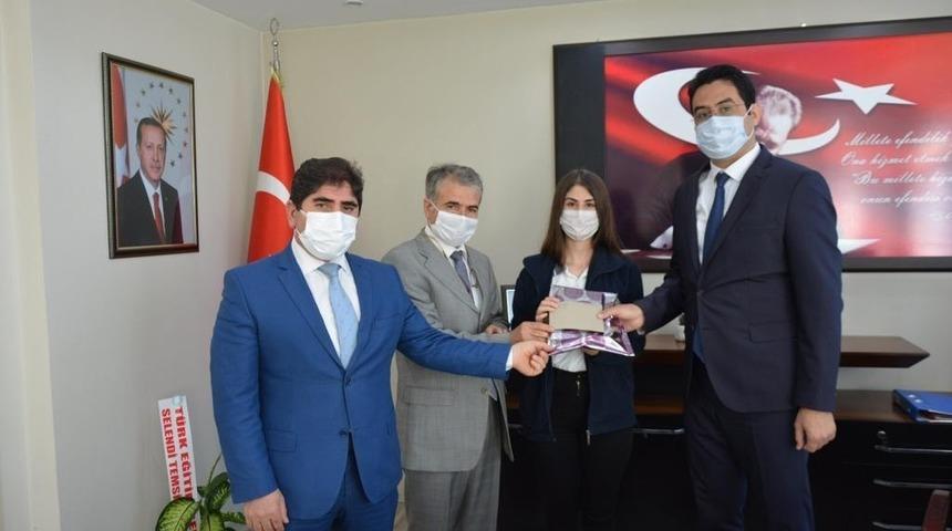 Manisa&rsquo;da &ccedil;evrimi&ccedil;i slogan yarışması kazananı Selendi&rsquo;den