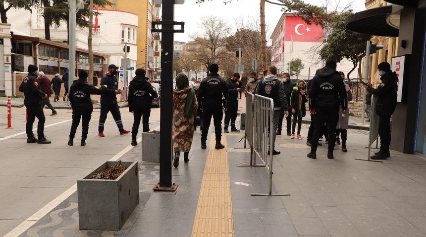 Samsun&rsquo;da 50 bin 762 HES kodu sorgulandı, karantinayı ihlal eden 5 kişi yakalandı