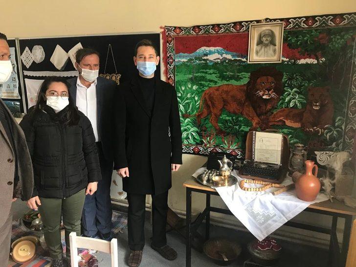 İstiklal İlkokulu’na tebrik ziyareti G4