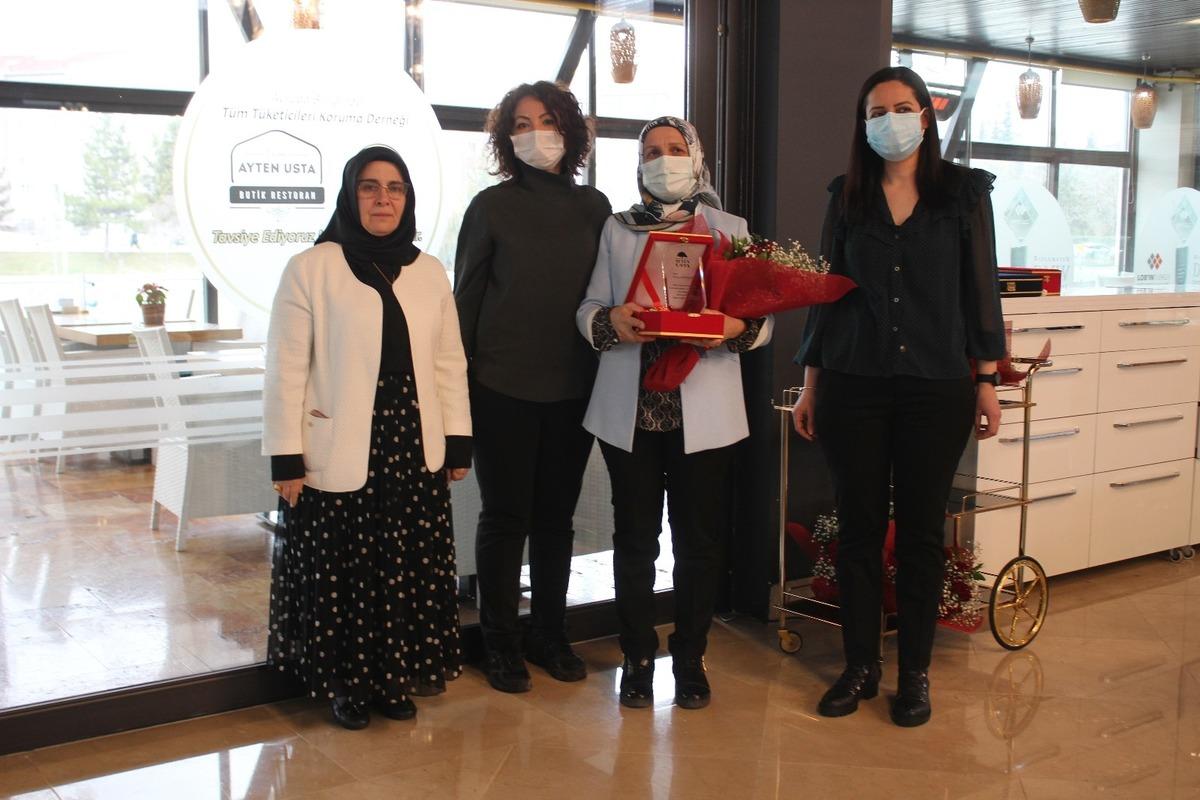 Ayten Usta&rsquo;dan &ccedil;alışanlarına moral etkinliği