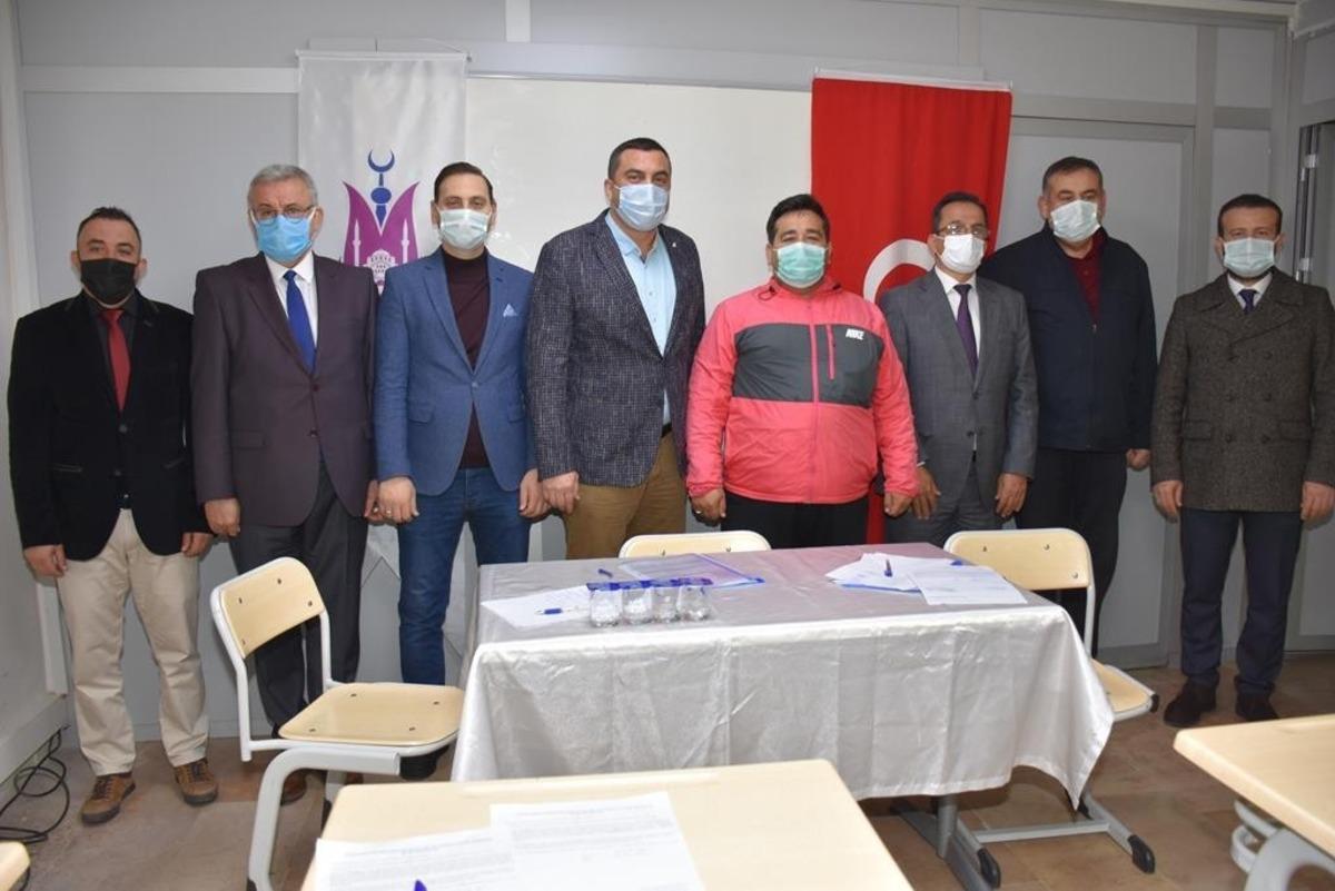 Şehzadeler Belediyesi Gen&ccedil;lik ve Spor Kul&uuml;b&uuml; Derneği yeni y&ouml;netimini se&ccedil;ti