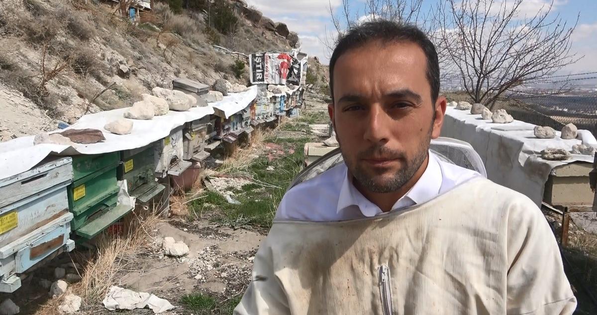 Arı yetiştiricilerinden &ccedil;ift&ccedil;ilere &rsquo;ila&ccedil;lama&rsquo; uyarısı