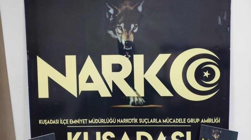 Polisler uyuşturucuyu ş&uuml;phelinin i&ccedil; &ccedil;amaşırında buldu