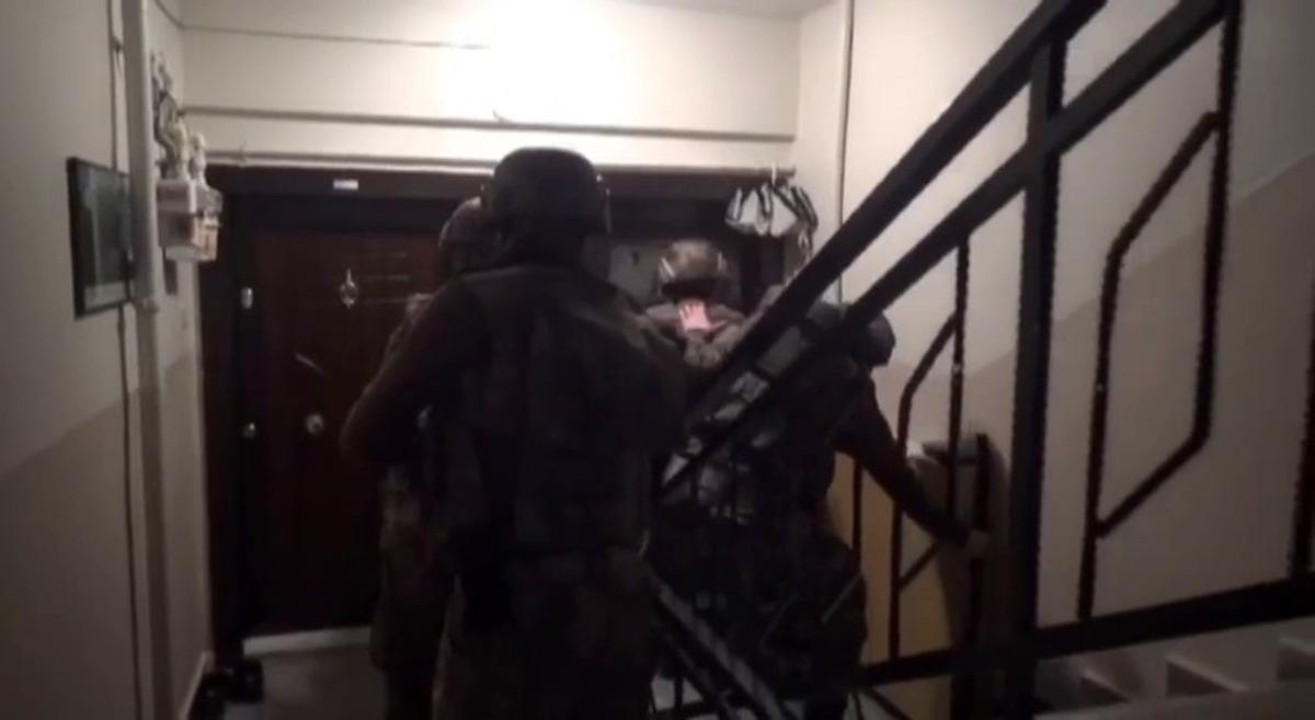 Kendilerini polis ve savcı olarak tanıtan 10 milyonluk vurgun yapan &ccedil;eteye operasyon