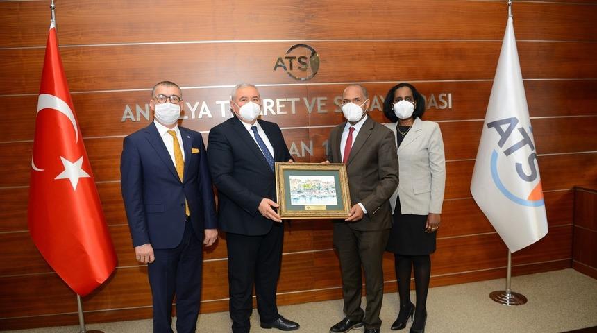 K&uuml;ba&rsquo;dan T&uuml;rk otelcilere davet