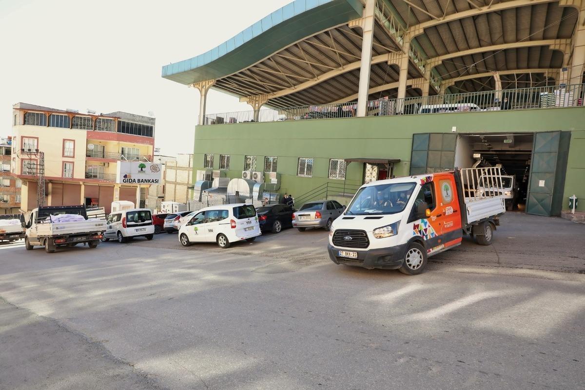 Şehitkamil&rsquo;de binlerce aileye gıda paketi dest&uuml;eği