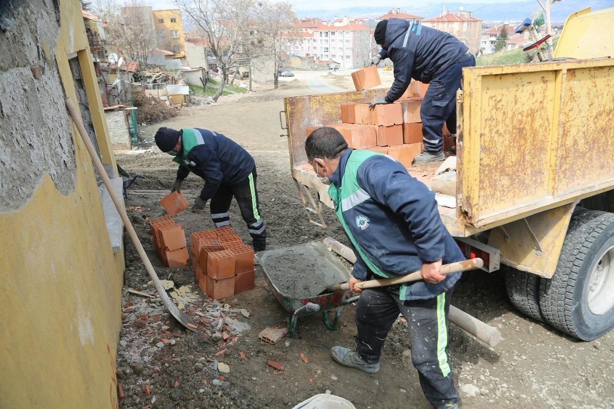 Odunpazarı&rsquo;ndaki metruk ve riskli binaların yıkım ve rehabilitasyon &ccedil;alışmaları