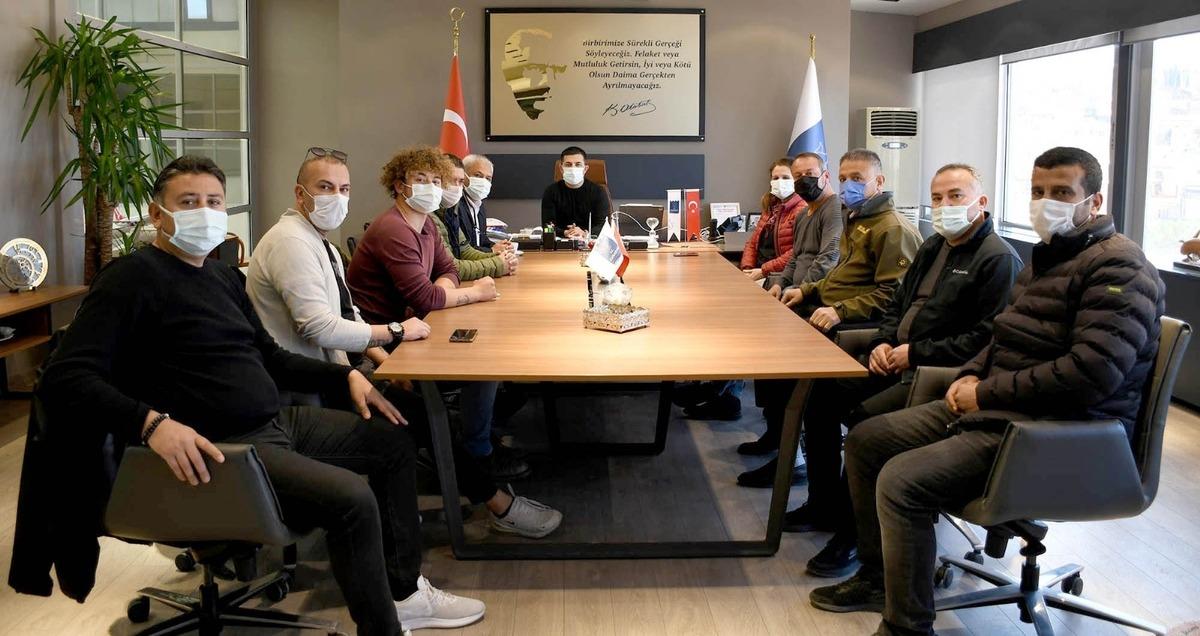 Kuşadası&rsquo;nda esnaf derneği &uuml;yeleri Başkan G&uuml;nel ile g&ouml;r&uuml;şt&uuml;