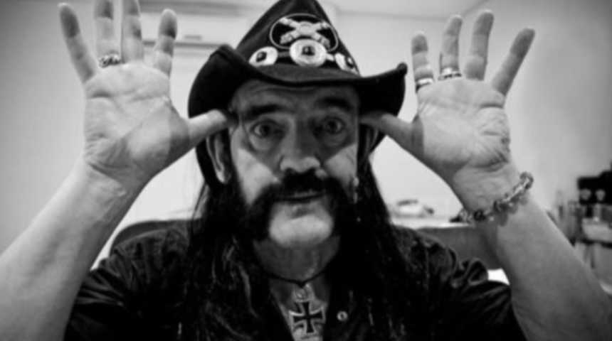 Efsane müzisyen Lemmy Kilmister’in vasiyeti gereği külleri arkadaşlarına gönderildi