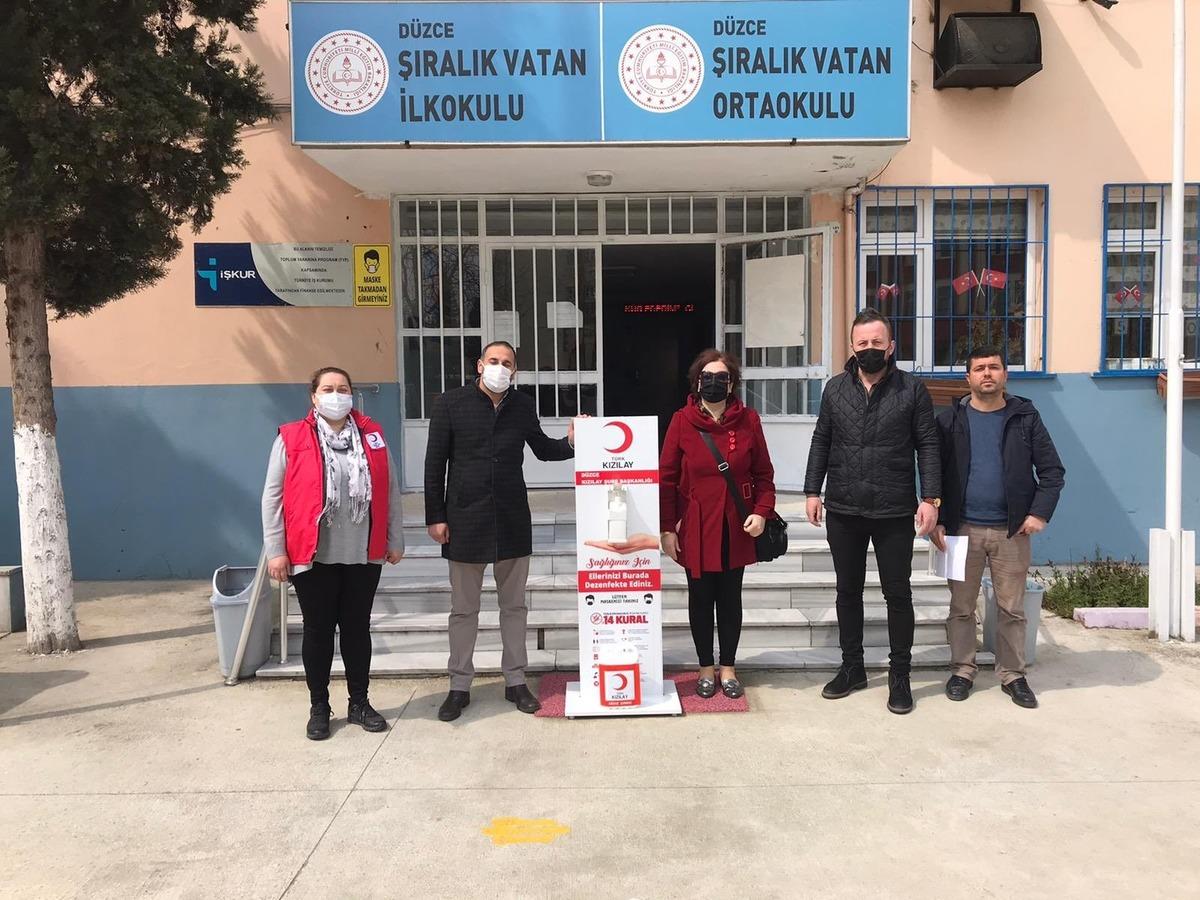 Kızılay&rsquo;dan okullara dezenfektan standı