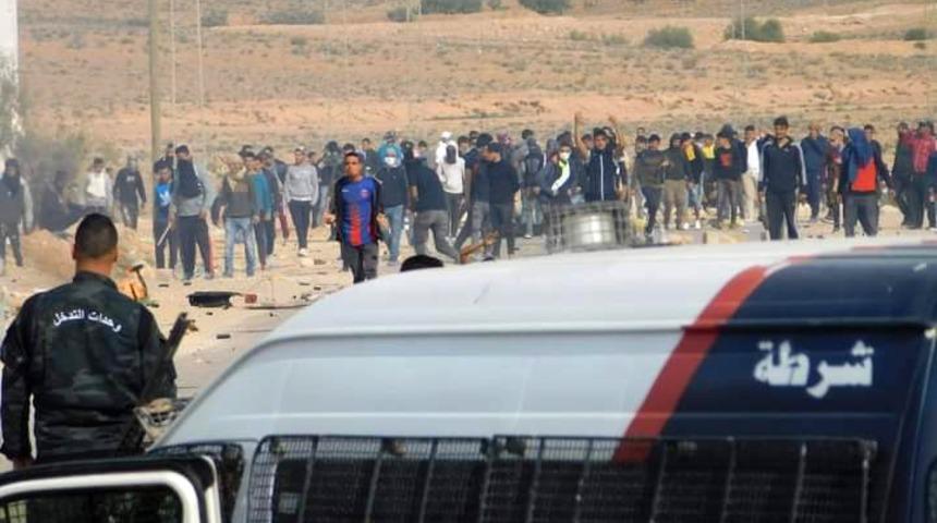 Tunus&rsquo;ta halk k&ouml;t&uuml;leşen yaşam koşullarını protesto etti