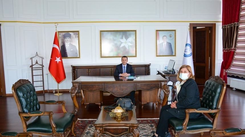 Kaymakam T&uuml;rkman, İl&ccedil;e Milli Eğitim M&uuml;diresi Y&ouml;r&uuml;k&rsquo;&uuml; kabul etti