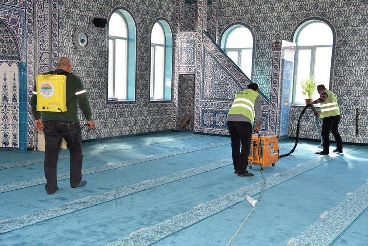 Toroslar’da ibadethaneler Ramazan öncesi dezenfekte ediliyor G2