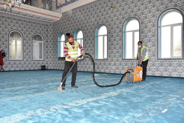 Toroslar’da ibadethaneler Ramazan öncesi dezenfekte ediliyor G3