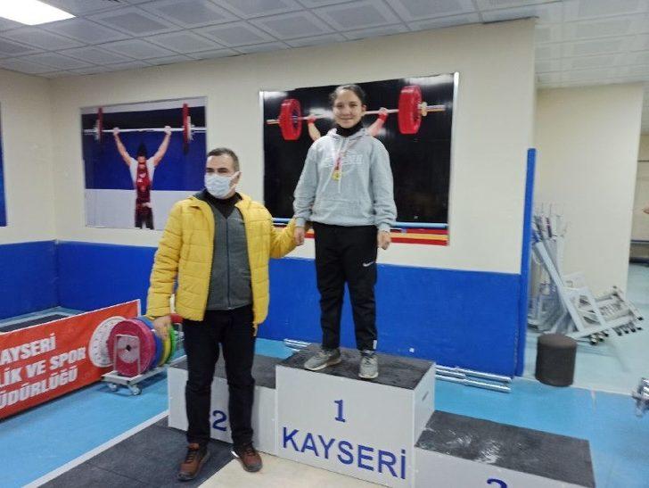 Yeşilhisarlı 3 halterciden il genelinde 3 madalya G2