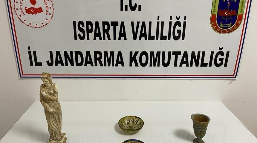 Tarihi eser kaçakçısı 4 şüpheli yakalandı