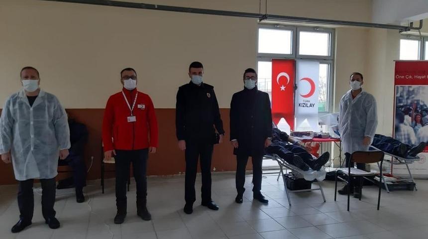 Askerlerden kan ve kök hücre bağışı