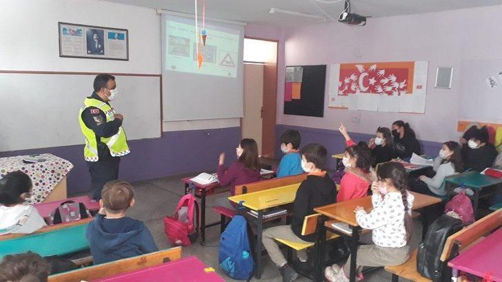 Öğrencilere “Trafik Dedektifleri ve İyi Dersler Şoför Amca” eğitimi verildi G1