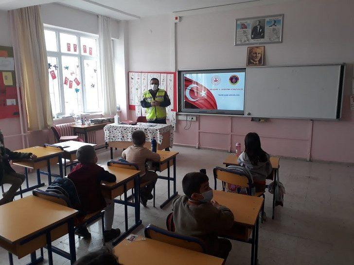 Öğrencilere “Trafik Dedektifleri ve İyi Dersler Şoför Amca” eğitimi verildi G2