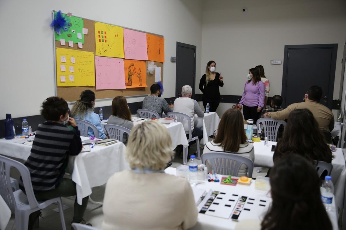 Otizm Destek Merkezi&rsquo;nde &ouml;ğretmen eğitimleri devam ediyor