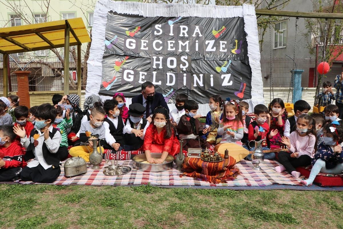 Kayapınar Kaymakamı Ko&ccedil;, miniklerin sevin&ccedil;lerine ortak oldu