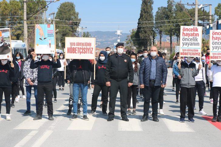 Denizli’de jandarmadan ’Yayalar Kırmızı Çizgimizdir’ denetimi G3