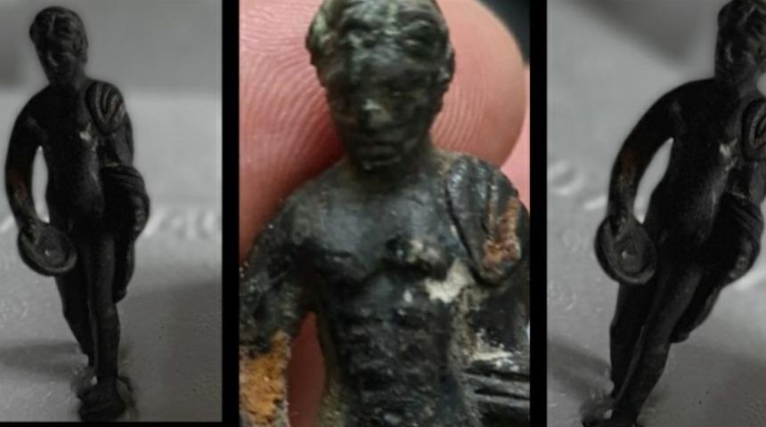 Kaçakçılar 100 bin dolarlık heykeli satmaya çalışırken yakalandı!