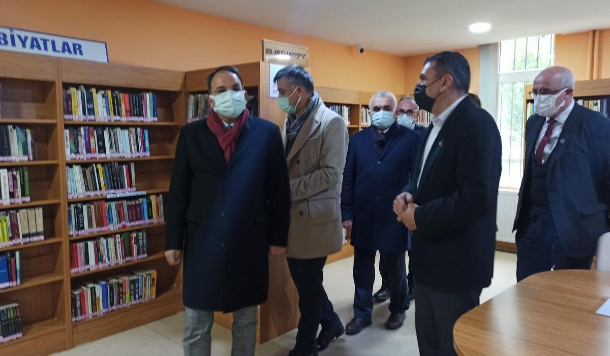 Korana vir&uuml;s g&ouml;lgesinde K&uuml;t&uuml;phaneler Haftası kutlaması