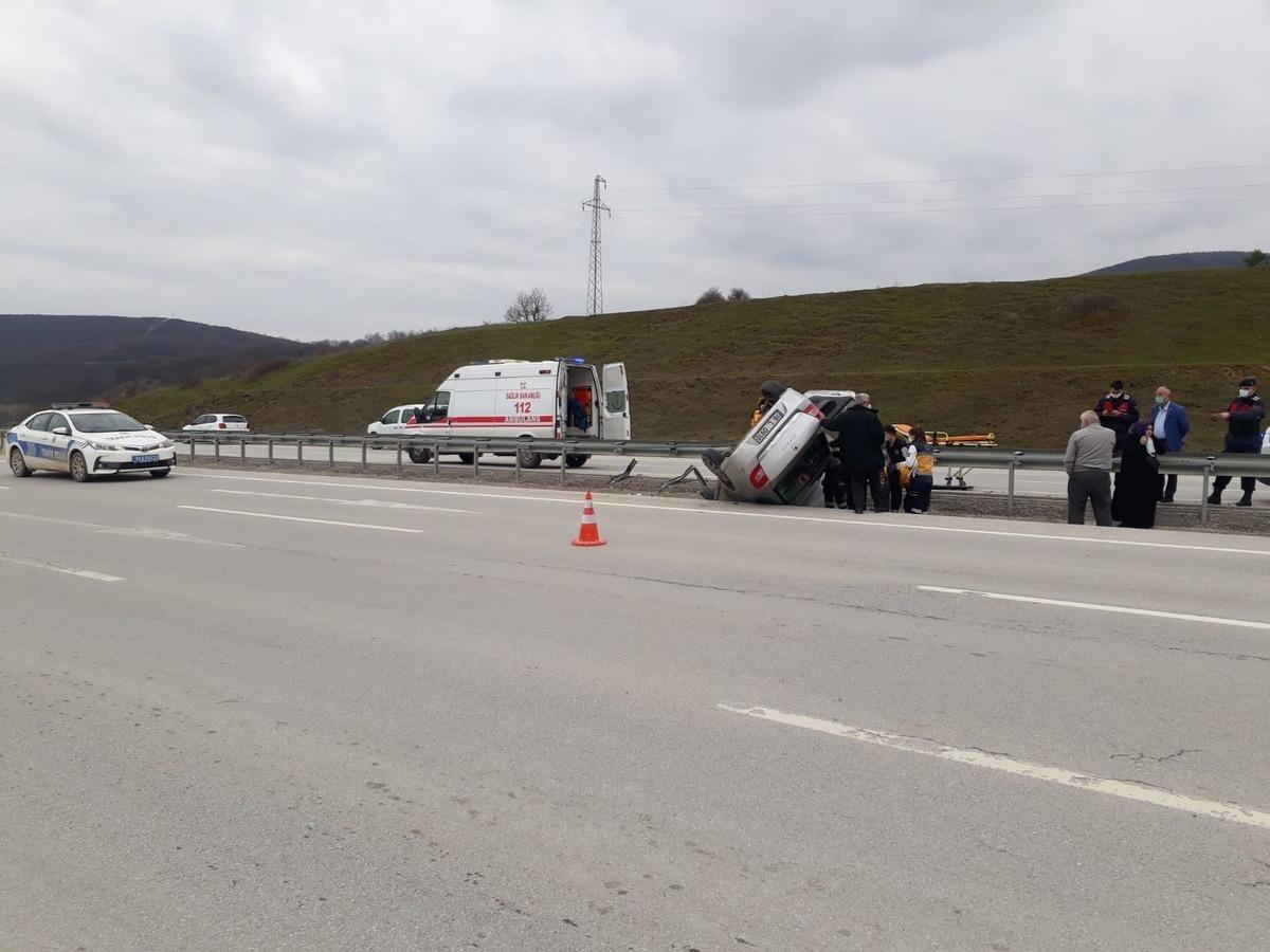 Su kanalına giren otomobil takla attı: 1 yaralı