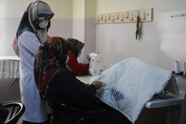 Ev hanımları sosyal tesislerde moral buluyor G2