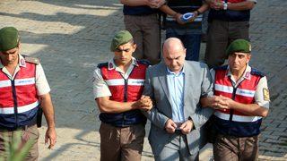 Darbeci eski amirale, Cumhurbaşkanına hakaretten 7 yıl hapis cezası verildi