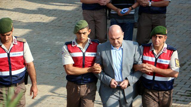 Darbeci eski amirale, Cumhurbaşkanına hakaretten 7 yıl hapis cezası verildi