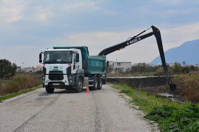 Muradiye’de taşkın riskinin önüne geçiliyor