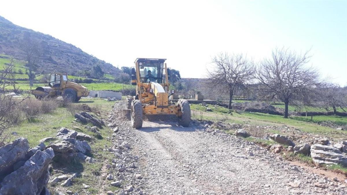 Alanya Belediyesi kırsalda &ccedil;alışmaları s&uuml;rd&uuml;r&uuml;yor