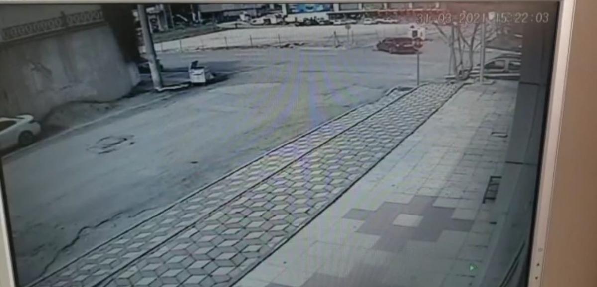 Otomobil ile  hafif ticari ara&ccedil; b&ouml;yle &ccedil;arpıştı