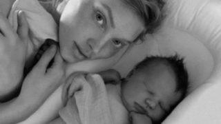 Elsa Hosk'ın emzirme fotoğrafı tartışma yarattı