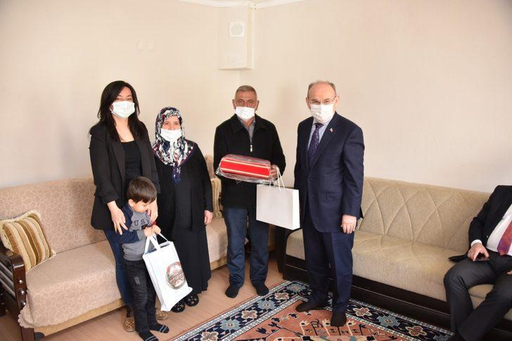 Vali Karadeniz, üreten kadınları ziyaret etti G4