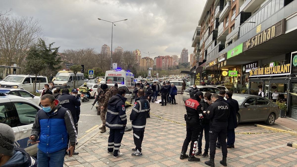 Başakşehir&rsquo;de kanlı hesaplaşma: 2 &ouml;l&uuml;, 2 yaralı