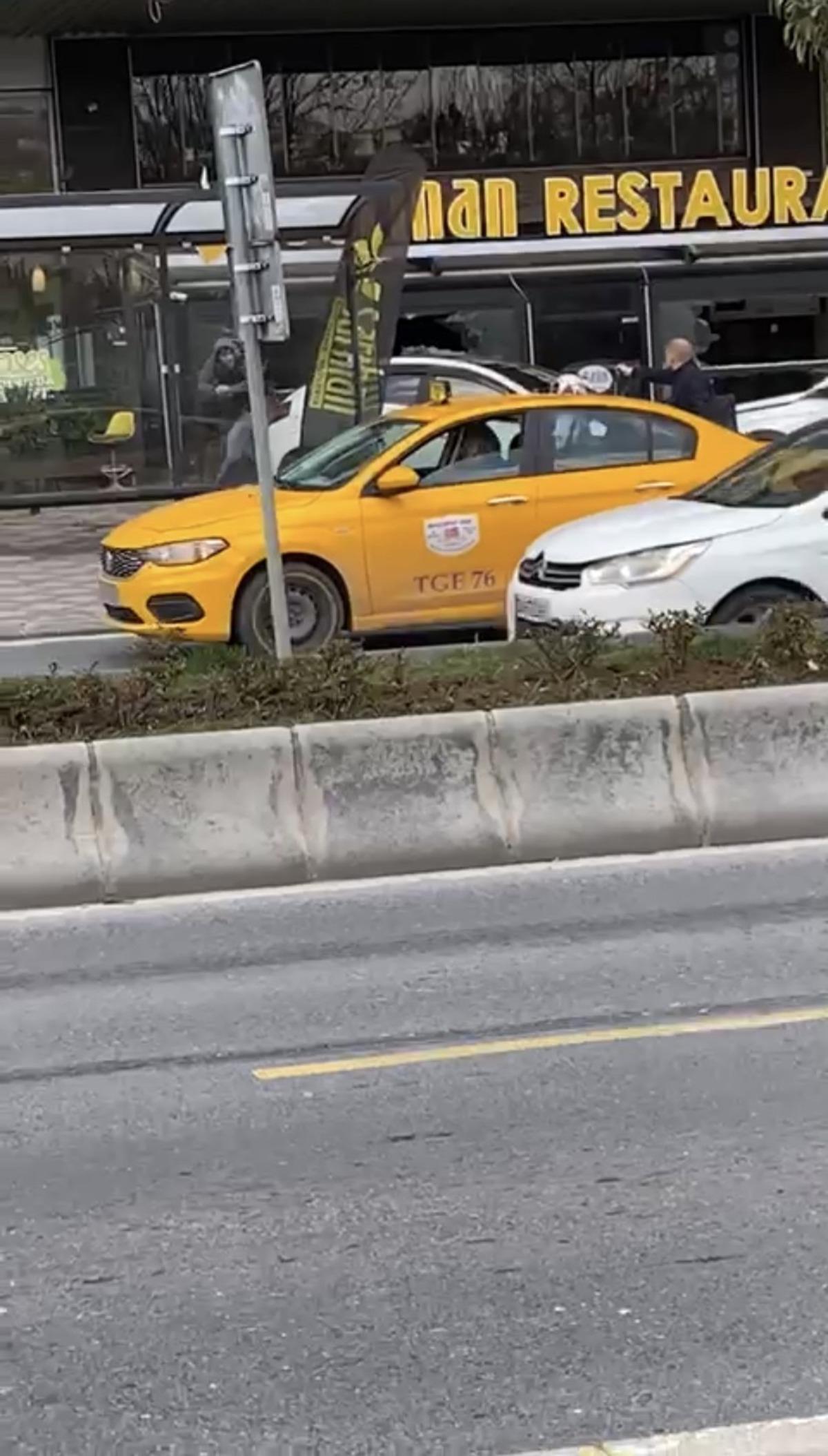 (&Ouml;zel) Başakşehir&rsquo;de 2 kişinin &ouml;ld&uuml;ğ&uuml; &ccedil;atışma anları kamerada